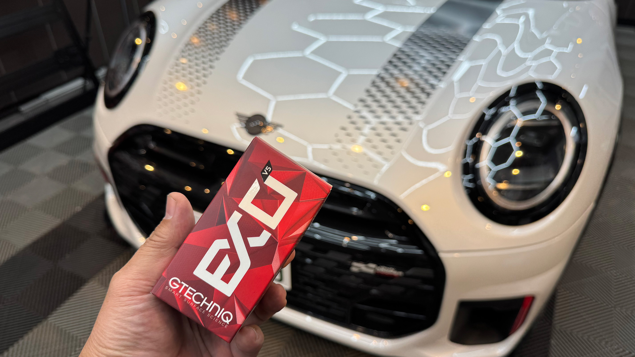 Photo of Cartagena's cathedral at the background and some colonial style houses