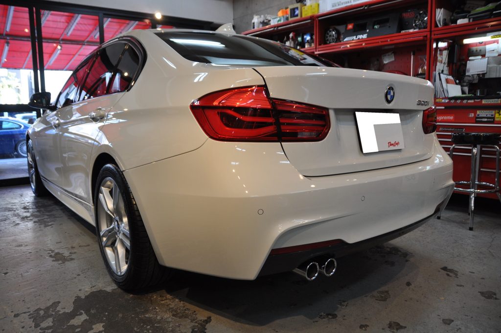 f30-320i